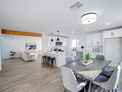 9404 Valencia Canyon Dr Las Vegas, NV 89117