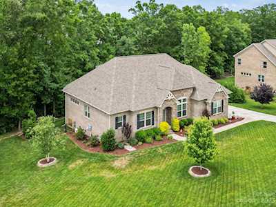 4012 Crismark Dr Indian Trail, NC 28079