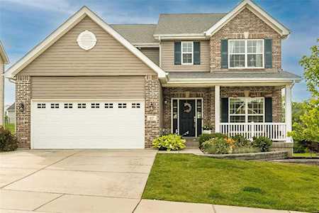 87 Hidden Bluffs Dr Lake St Louis, MO 63367
