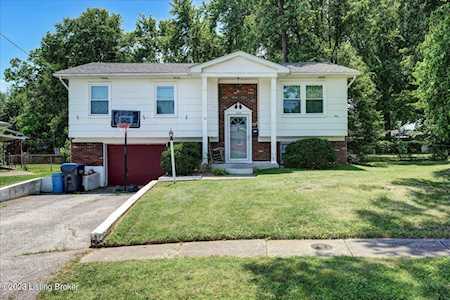 3000 Flair Knoll Dr Louisville, KY 40216