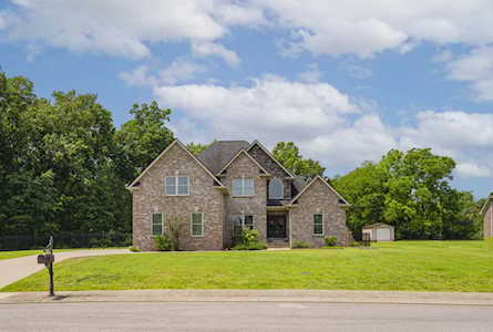 1105 Sweetspire Dr Murfreesboro, TN 37128