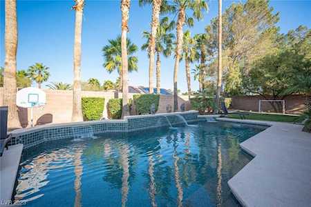 3833 N Torrey Pines Dr Las Vegas, NV 89108
