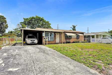 1300 W 1st St Riviera Beach, FL 33404