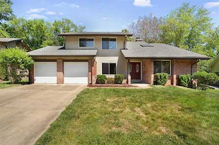 1290 Luray Dr Chesterfield, MO 63017