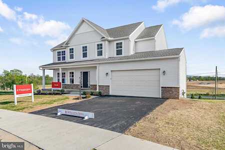694 Ashwood Ln Mechanicsburg, PA 17055