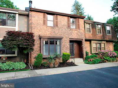 33 Crofton Commons Cherry Hill, NJ 08034