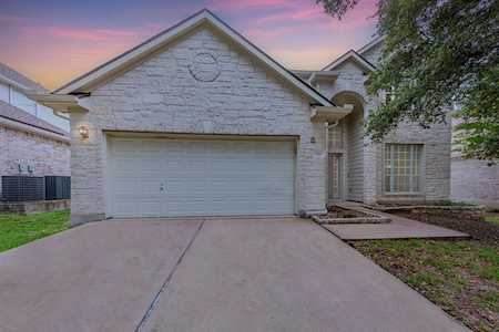 521 Carismatic LN Austin, TX 78748