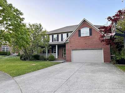 2221 Burns Ct Lexington, KY 40513
