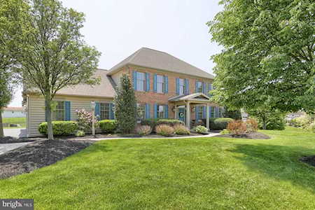 1 Winchester Ct Mechanicsburg, PA 17050