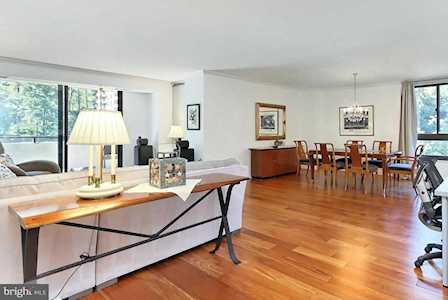 1800 Old Meadow Rd #422 Mclean, VA 22102
