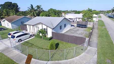 16912 SW 100th Pl Miami, FL 33157