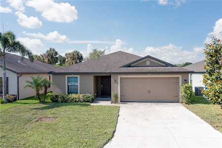 313 Shadow Lakes Dr Lehigh Acres, FL 33974