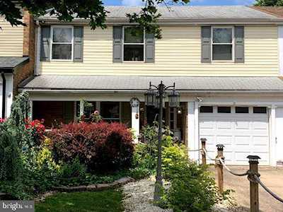 3236 Ethan Allen Ct Bensalem, PA 19020