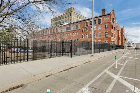 6533 E Jefferson Ave #331 Detroit, MI 48207