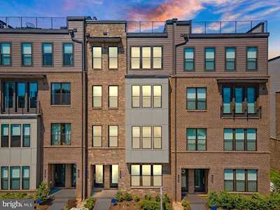4639 Charger Place #803 Chantilly, VA 20151