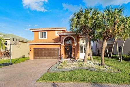 120 Sarona Circle Royal Palm Beach, FL 33411