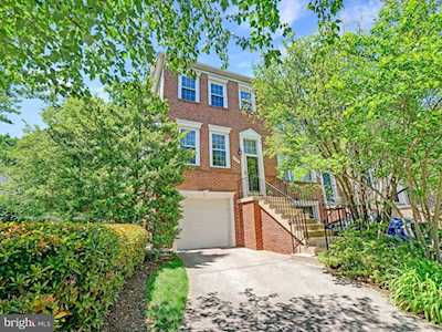 12001 Edgemere Circle Reston, VA 20190