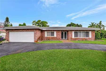 4440 NW 109th Ter Coral Springs, FL 33065