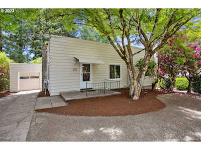 8137 SW 40th AVE Portland, OR 97219
