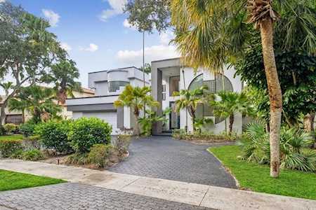860 SW 22nd St Boca Raton, FL 33486