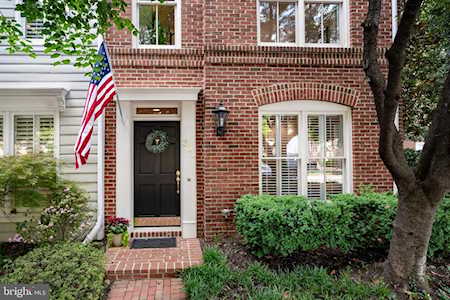 301 S Henry St Alexandria, VA 22314