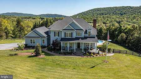 12855 Taylors Valley Ln Lovettsville, VA 20180