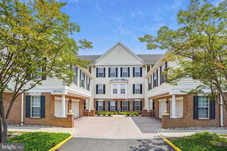 25320 Lake Mist Square #103 Chantilly, VA 20152