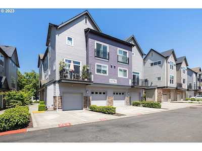 10781 NE Red Wing WAY #202 Hillsboro, OR 97006