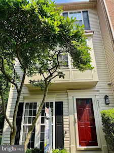 4320 Sutler Hill Square Fairfax, VA 22033