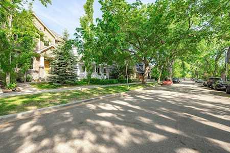 213 11A St NW #1 Calgary, AB T2N 1X9