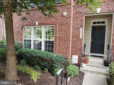 2230 Merseyside Dr Woodbridge, VA 22191