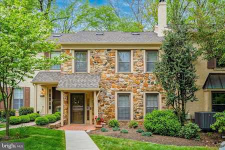 905 Weatherstone Dr Paoli, PA 19301