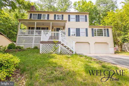 2445 Harpoon Dr Stafford, VA 22554