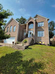 123 Coarsey Blvd Hendersonville, TN 37075