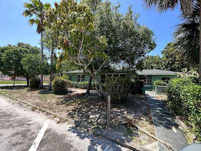 1665 34th Ave N St. Petersburg, FL 33713