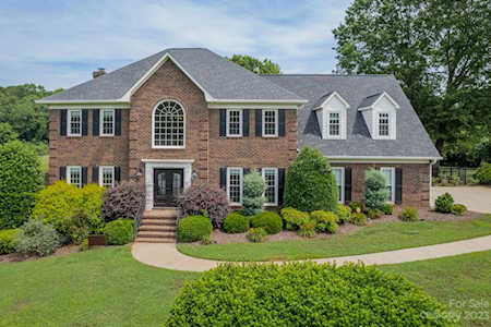 2056 Meadow Run Dr Matthews, NC 28104