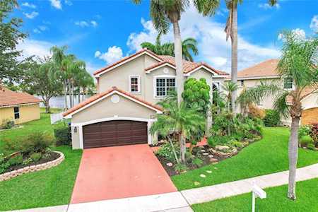 706 NW 177th Ave Pembroke Pines, FL 33029
