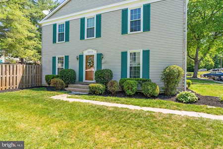 12112 Stoneford Dr Woodbridge, VA 22192