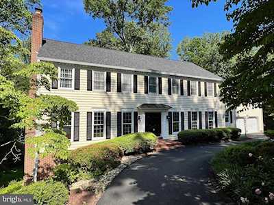 9530 Leemay St Vienna, VA 22182