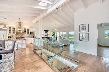 424 Vista Parada Newport Beach, CA 92660