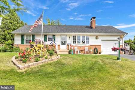 1939 Ellendale Ave Lancaster, PA 17602