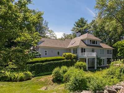 32 Southpoint Ln Ipswich, MA 01938