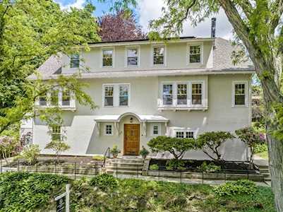 25 Windsor Rd Brookline, MA 02445