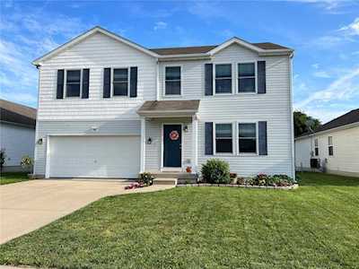 969 Koenig Dr Godfrey, IL 62035