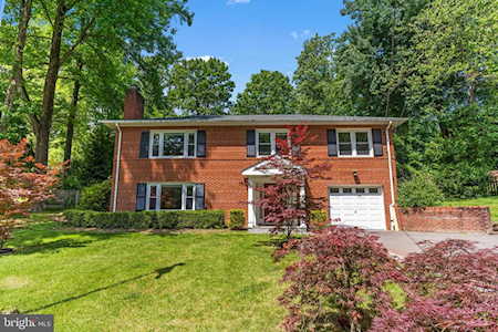 3156 Ravenwood Dr Falls Church, VA 22044
