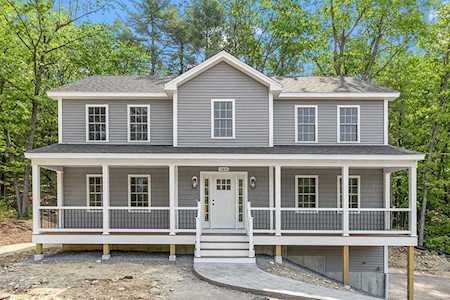 148 Johnny Appleseed Lane Leominster, MA 01453