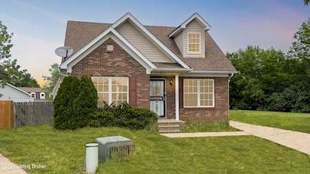 4915 Applegrove Ln Louisville, KY 40218