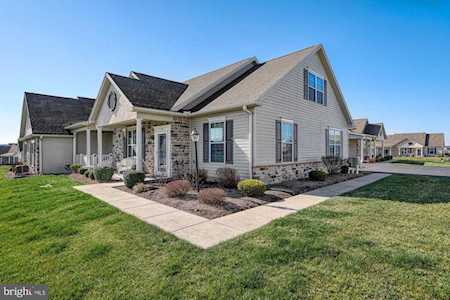 151 Dolomite Dr York, PA 17408