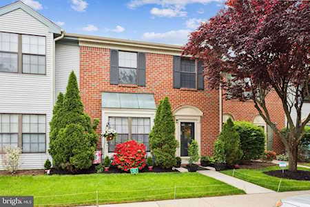 4 Stout Ct Lawrence Township, NJ 08648