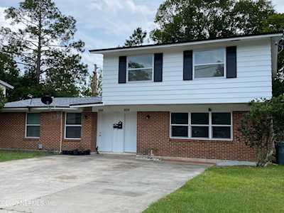 6068 Longchamp DR Jacksonville, FL 32244